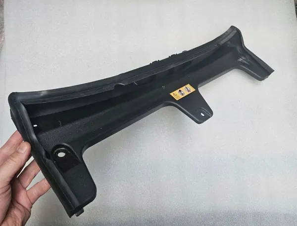 Mercedes GLC A254 Etupyörän turvavyöpeite OEM A2545000100 image 10