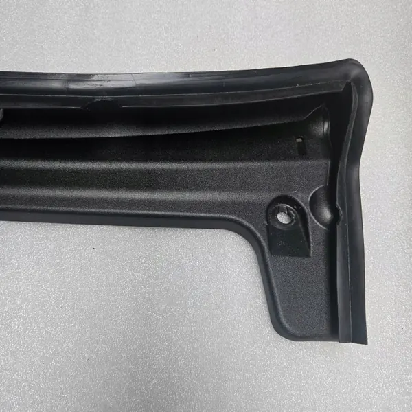 Mercedes GLC A254 Etupyörän turvavyöpeite OEM A2545000100 image 3