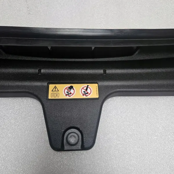 Mercedes GLC A254 Etupyörän turvavyöpeite OEM A2545000100 image 4