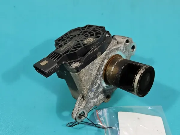 Käytetty EGR-venttiili OEM 147101423R Renault Expressille image 2