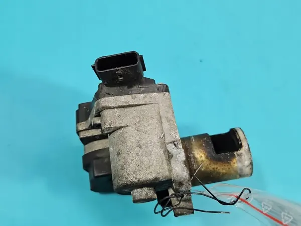 Käytetty EGR-venttiili OEM 147101423R Renault Expressille image 4