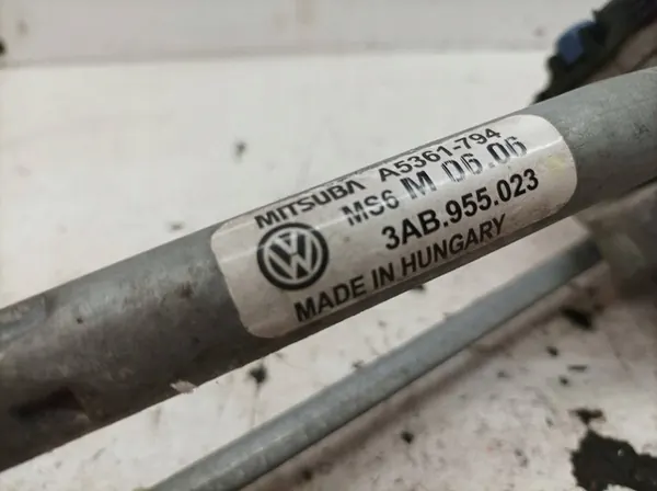 Etupyyhkijän mekanismi VW Volkswagen Passat VII B7 OEM 3AB955023 image 4