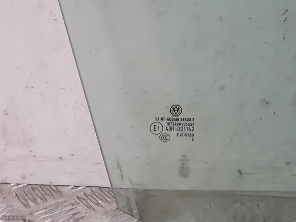 Vitre de porte VW OEM 43R001142 - État utilisé image 3