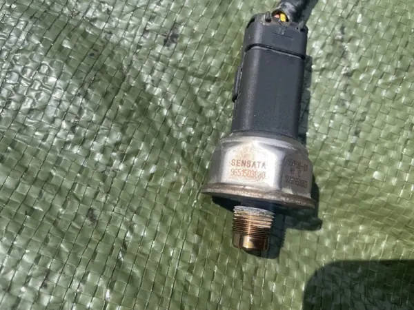 Sensor Presión Aceite OEM 9651503880 para Citroen C5 C6 image 4