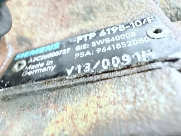 Pompe à injection Siemens 9641852080 d'occasion image 3