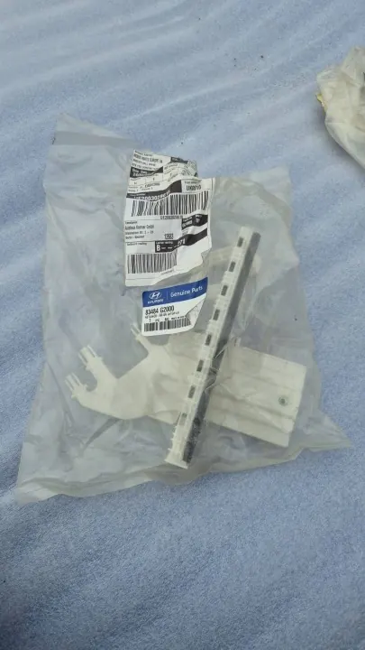 Support de serrure porte arrière gauche Hyundai Ioniq AE 83484G2000 image 2