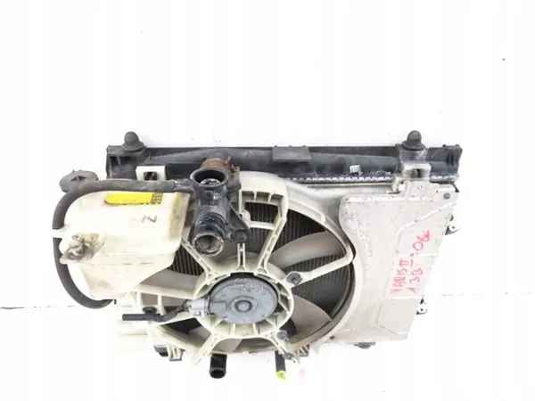KOMPLET CHŁODNIC TOYOTA YARIS II 1.3 BENZYNA 2006-2008 ROK image 3