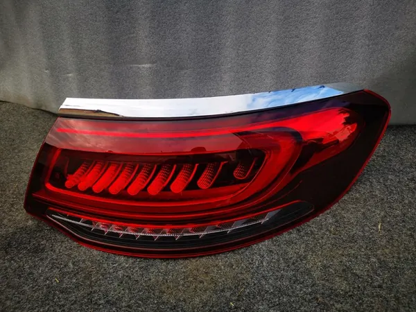 RECHTER ACHTERLAMP MERCEDES GLC C253 COUPE image 2