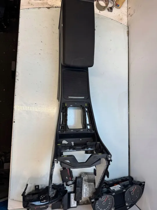 Accoudoir console OEM 31133 pour VW Passat B7 2.0 Diesel image 2