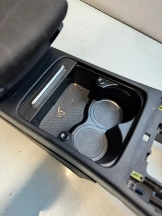 Accoudoir console OEM 31133 pour VW Passat B7 2.0 Diesel image 4