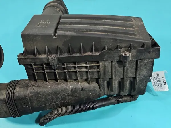 Ilmansuodattimen kotelo VW Passat B7 2.0 TSI 3C0129668 image 3