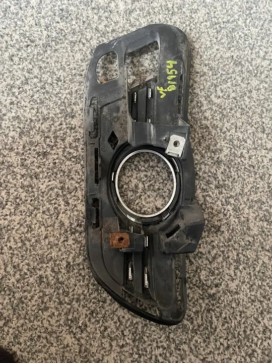 Rejilla halógena izquierda Mercedes W204 A2048852223 image 2