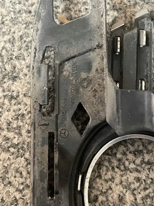 Rejilla halógena izquierda Mercedes W204 A2048852223 image 3