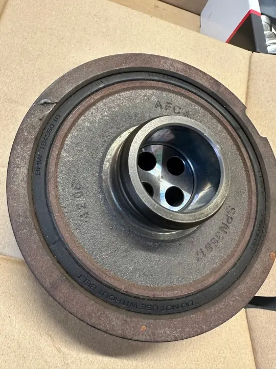 OEM 18495010 Kampiakselin hihnapyörä BMW F30 F31 2.0D B47 image 4