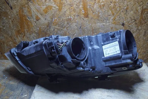 Farol esquerdo Volkswagen Polo V 6R OEM 6R2941007F image 10