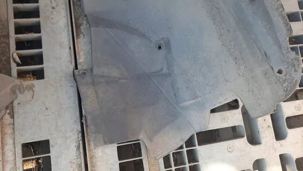 Front Right Wheel Arch Volvo V70 II 2.4B 30655666 image 10