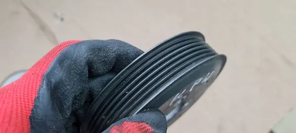 Polea de Bomba de Agua 3.0B Audi S5 S4 06M121031D image 6