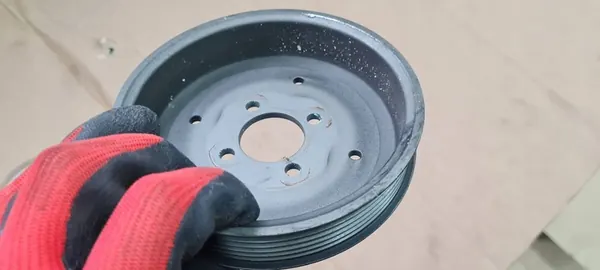 Polea de Bomba de Agua 3.0B Audi S5 S4 06M121031D image 7