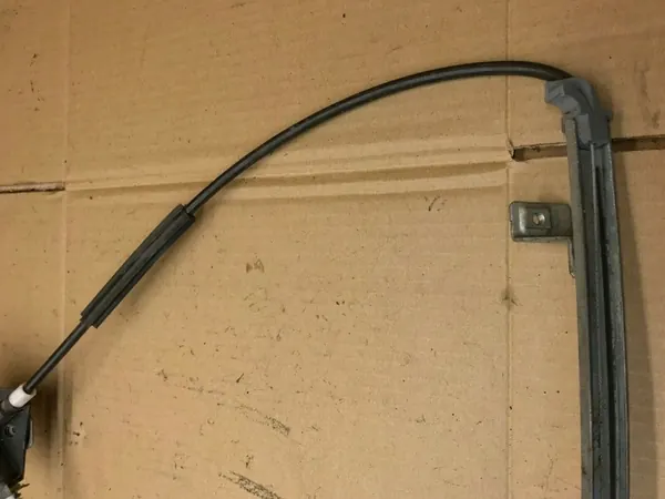 Volkswagen Golf II 1984 Vasemmanpuoleinen ikkunaostin image 6