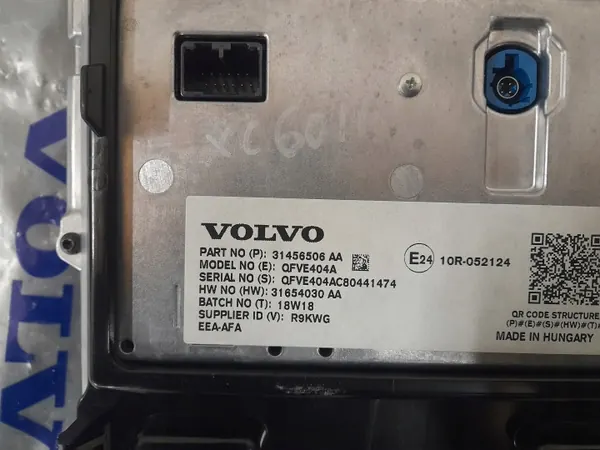 Volvo XC60 II Navigationsdisplay OEM 31456506 image 4