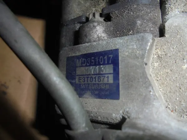 Mitsubishi Carisma Fuel Pump MD351017 E3T01671 image 5