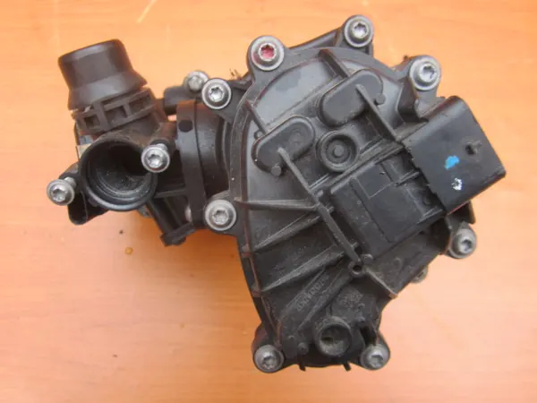 BMW X1 F48 F44 F40 MINI Carcasa de Termostato 8631943 image 10