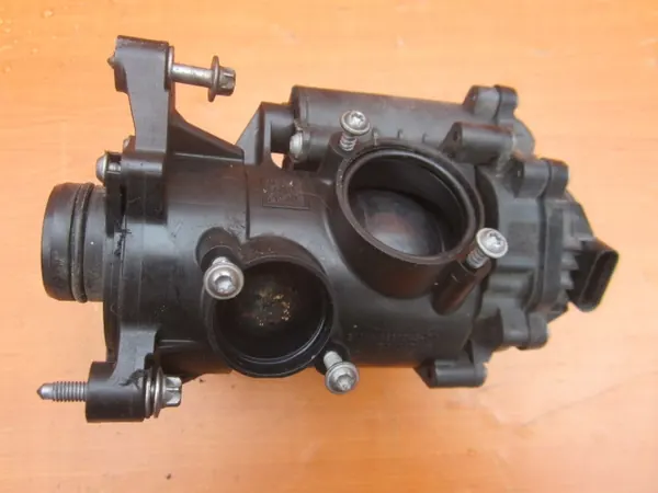 BMW X1 F48 F44 F40 MINI Carcasa de Termostato 8631943 image 8