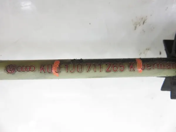 Macaco Audi A3 (8L1) 1.9 TDI AXR OEM 1J0711285K image 9