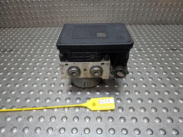 Pompe ABS OEM 58900-B9800 pour Hyundai i10 image 3