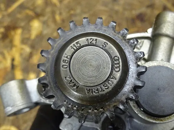 Oljepump AUDI A3 8P GOLF VI GTI 2.0 TSI TFSI 06H115105 image 5