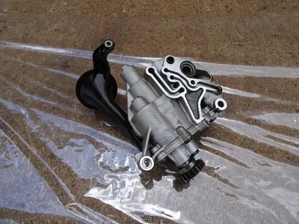 Oljepump AUDI A3 8P GOLF VI GTI 2.0 TSI TFSI 06H115105 image 7