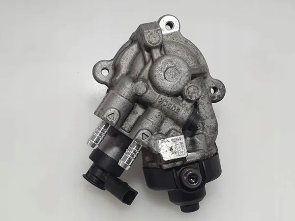 Pompe à injection OEM 04L130755D pour Audi A3 S3 image 8