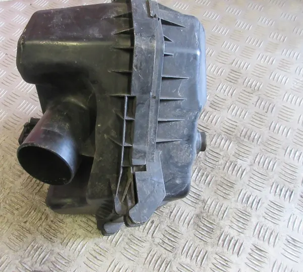 Ilmansuodattimen Kotelo Avensis T27 2.0 D4D image 2