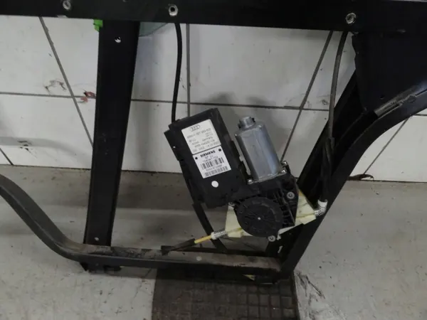 Cadre de Porte avec Vitre Audi A2 2002 Avant Droit OEM OKL14221 image 5