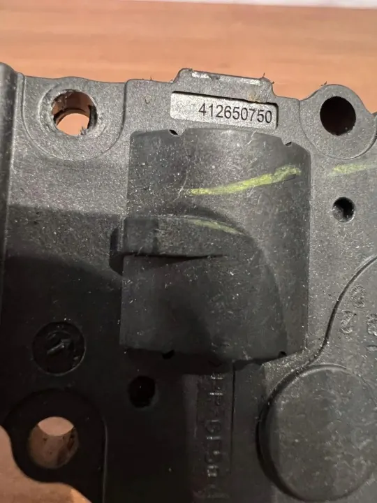 Klepmotor D2145 voor Mercedes-Benz C W204 2009 image 5