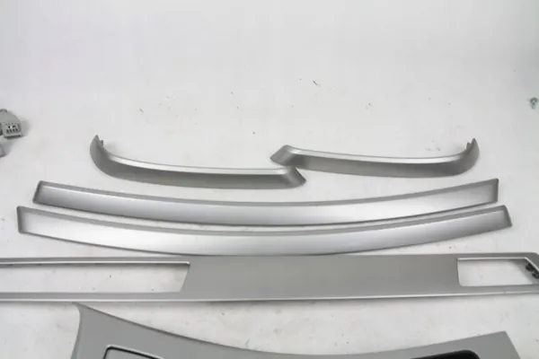 Bandes de garniture argentées OEM dekorysrebrnee90 BMW E90/E91 image 5