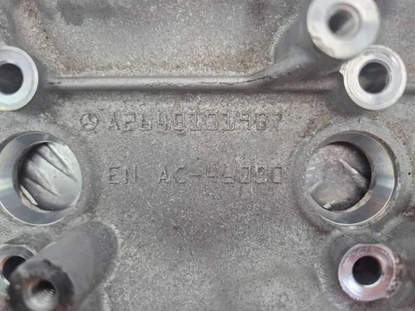 Couvercle de soupape Mercedes A2640101907 E200 W213 image 10
