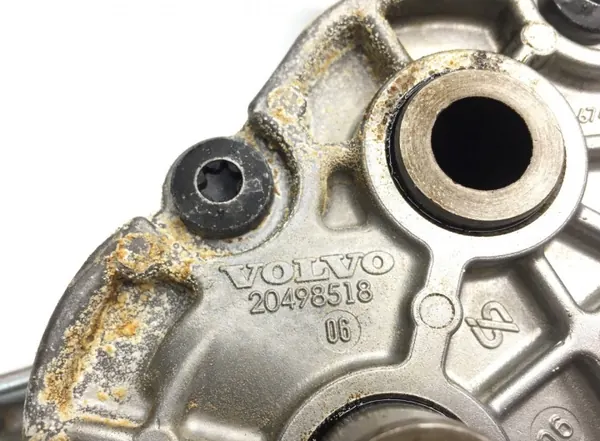 Käytetty Volvo moottoriöljypumppu OEM 20498518 image 3