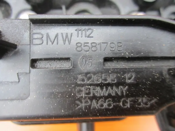 Tampa de válvula BMW X3 X5 X6 B47 8581798 OEM image 4