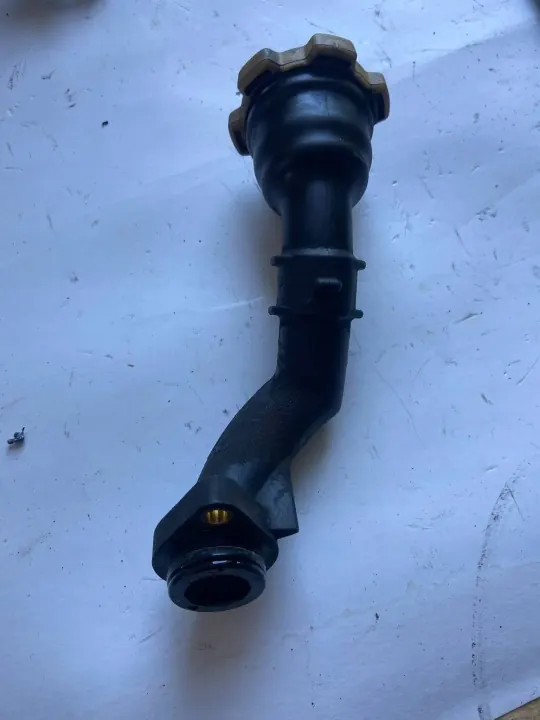 Subaru Legacy Öljytäyttöputki OEM SXB955 - Käytetty image 5