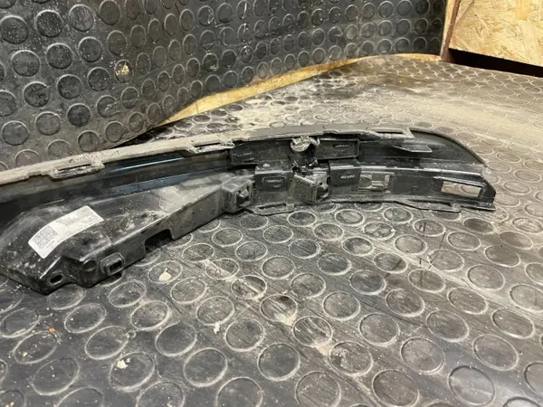 Audi e-tron Parachoques Trasero OEM 4KE807833 image 9