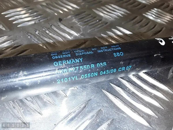 Support de hayon arrière VW Golf VI 2009 5K6827550B image 2