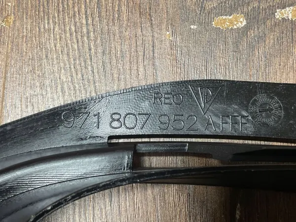 Marco de escape derecho Porsche Panamera 971 OEM 971807952 image 9