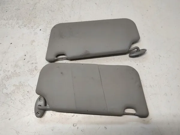 Visera Ford Fiesta MK6 OEM PAW726 - Usado image 3