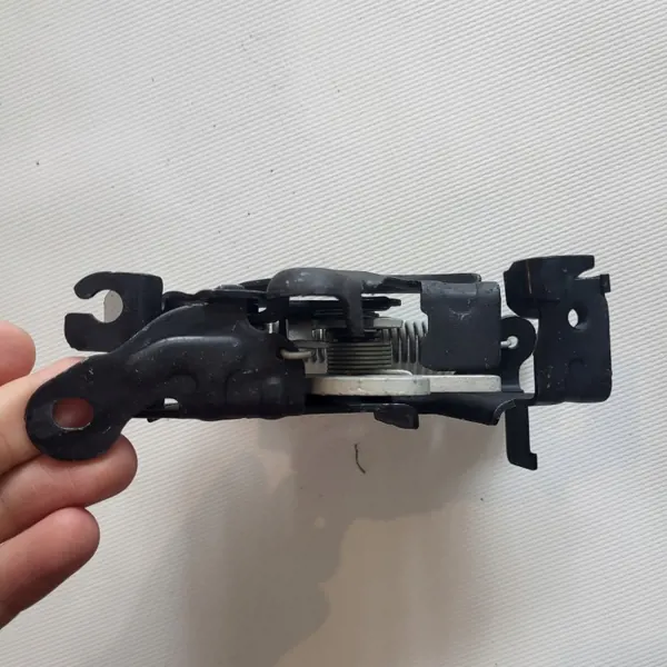 Oikea Konepeltilukko OEM 7347409 BMW 7-sarja G11 image 5