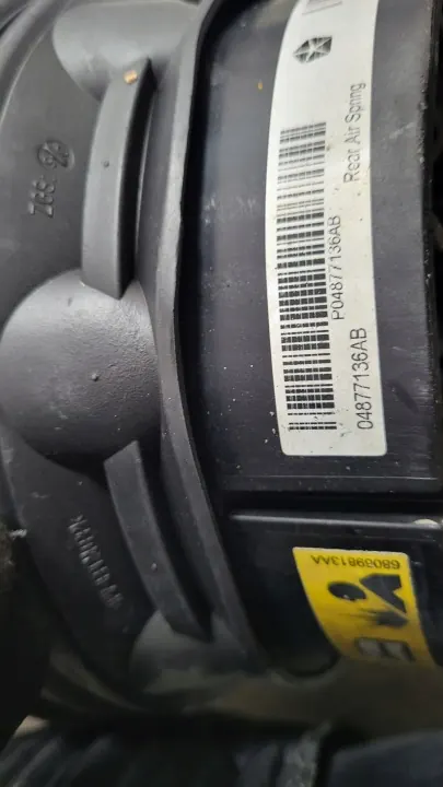OEM 04877136AB Bakre luftfjädring för RAM 1500 image 5