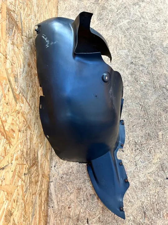 Volkswagen Touran I Front Right Wheel Arch OEM image 3