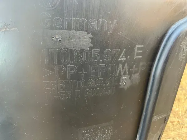 Volkswagen Touran I Front Right Wheel Arch OEM image 7