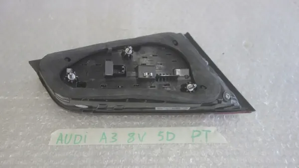 AUDI A3 8V Lámpara Trasera Derecha 8V4945094C image 2