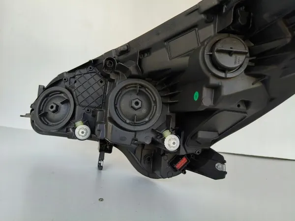 Oikea Ajovalo Opel Corsa E 14- image 6